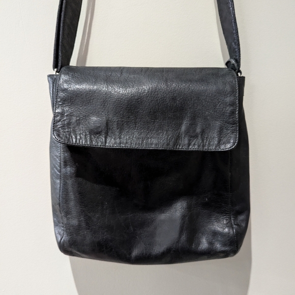 RUDSAK Black Crossbody Bag - Picture 2 of 7